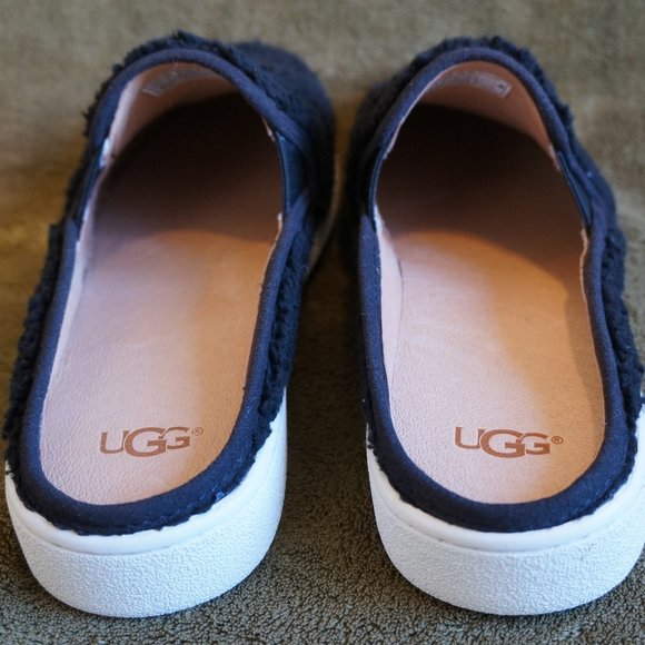 UGG LUCI SLIP ON SNEAKERS SLIPPERS 10 - Picture 5 of 7